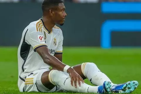 ألابا وإصابة في التوقيت الخطأ.. ريال مدريد في انتظار التشخيص النهائي